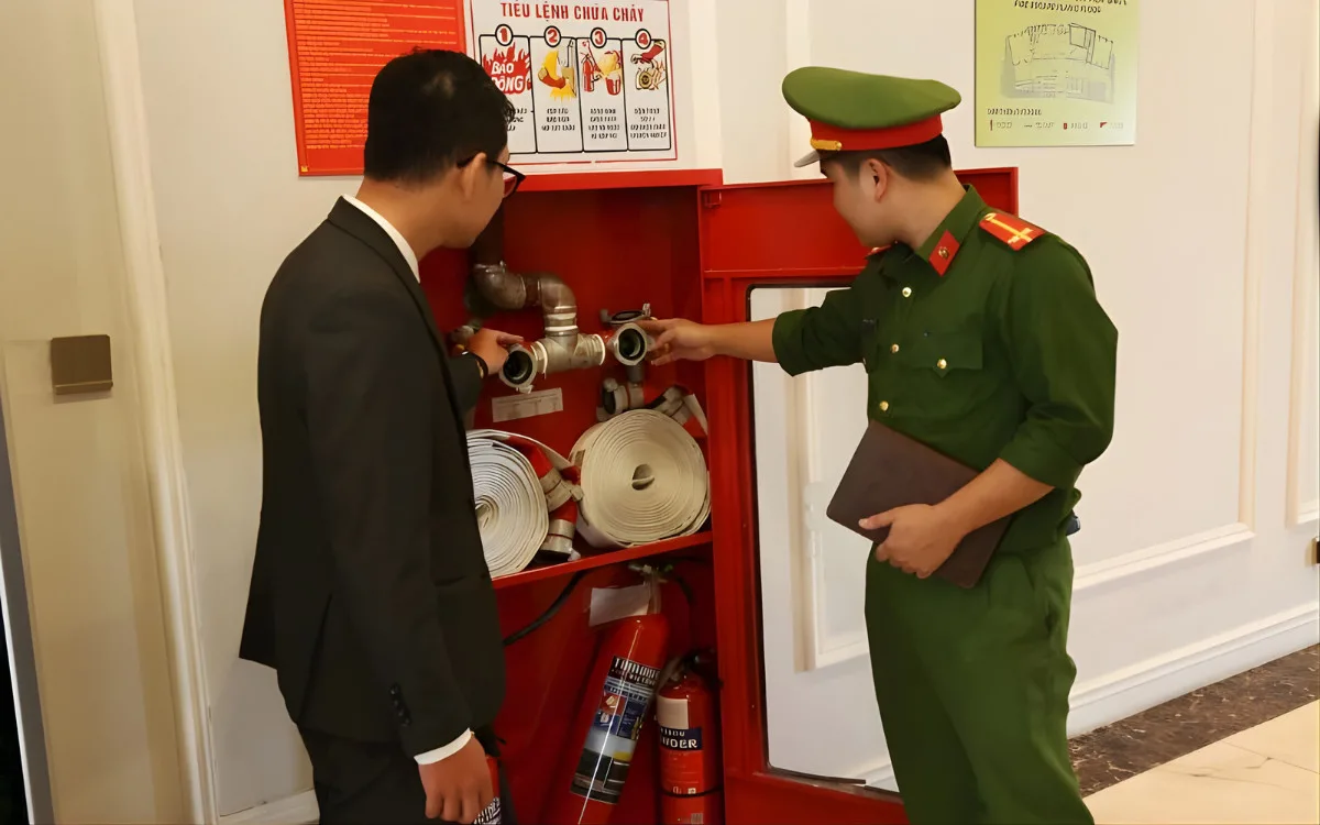 hệ thống họng nước chữa cháy trong nhà