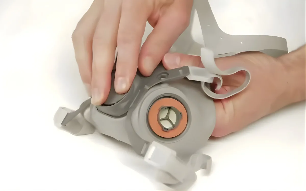 hướng dẫn đeo mặt nạ phòng độc