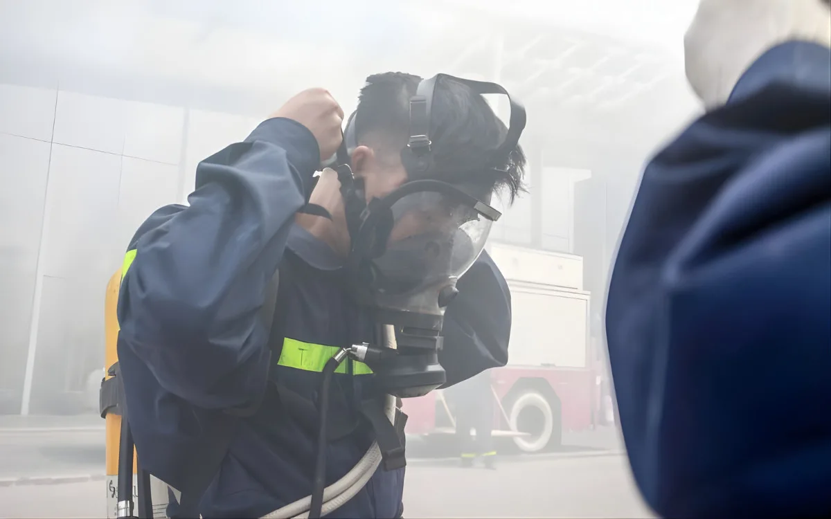 hướng dẫn đeo mặt nạ phòng độc